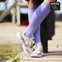 Bonnie Doon Bio Rib Kniekousen Dames Lila Maat 36/42 - Klassiek Rib Patroon - Biologisch Katoen - Ultiem Comfort - Rib Knee High - OEKO-TEX - Gladde Naden - Duurzaam Huidvriendelijk Bio Katoen - Licht Paars - Dusted Peri - BP221414.6 11 Bonnie Doon Bio Rib Kniekousen Dames Lila Maat 36/42 - Klassiek Rib Patroon - Biologisch Katoen - Ultiem Comfort - Rib Knee High - OEKO-TEX - Gladde Naden - Duurzaam Huidvriendelijk Bio Katoen - Licht Paars - Dusted Peri - BP221414.6 -Beenmode Winkel 550x550 190