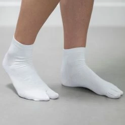 Bonnie Doon Grote Teen Sok Wit Dames Maat 36/41 - Big Toe Sock - Japanse Tabi Sokken - Gladde Teennaad - Teensokken - Toesocks - 1 Paar - Teenslipper Sokken - Geen Vervelende Naden - White - BN061061.1 -Beenmode Winkel 550x550 198