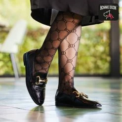 Bonnie Doon Geruite Panty 20 Denier Zwart Dames Maat S/M - BD Logo - Ruitjes Patroon - Bonnie Doon Print - Gladde Naden - Maximaal Draagcomfort - Bonnie Doon Tights - Chique Panty - Feestelijk - Black - BP221901 -Beenmode Winkel 550x550 77