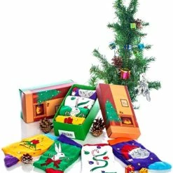Merkloos Shiva Mode Kerst Nieuwjaar Kleurrijk Sokken Giftbox V2 | 4 Pack | Maat 36-40 | Vrolijke Ontwerp | Naadloos | Gift - Cadeau 9 Merkloos Shiva Mode Kerst Nieuwjaar Kleurrijk Sokken Giftbox V2 | 4 Pack | Maat 36-40 | Vrolijke Ontwerp | Naadloos | Gift - Cadeau -Beenmode Winkel 550x615