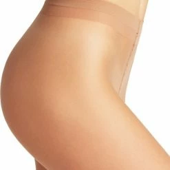 FALKE Shelina Hoge Kwaliteit Onzichtbaar Zacht Comfortabel Glanzend Elegant Nylon Zonder Motief Ultra Sheer 12 Denier Beige Dames Panty - Maat M -Beenmode Winkel 550x714 1
