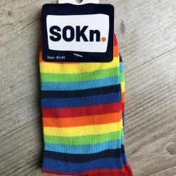 Merkloos Regenboog Sokken-SOKn. Trendy Sokken "regenboog"(rood) Maat 40-46 (Ook Leuk Om Kado Te Geven !)